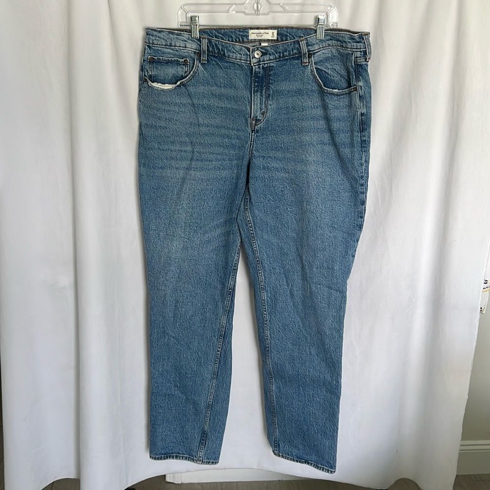 Abercrombie The Straight Mid Rise Jeans Curve Love size 34 / 18 L